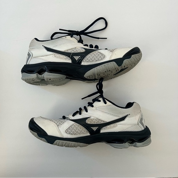 mizuno volleyball shoes - Picture 3 of 6